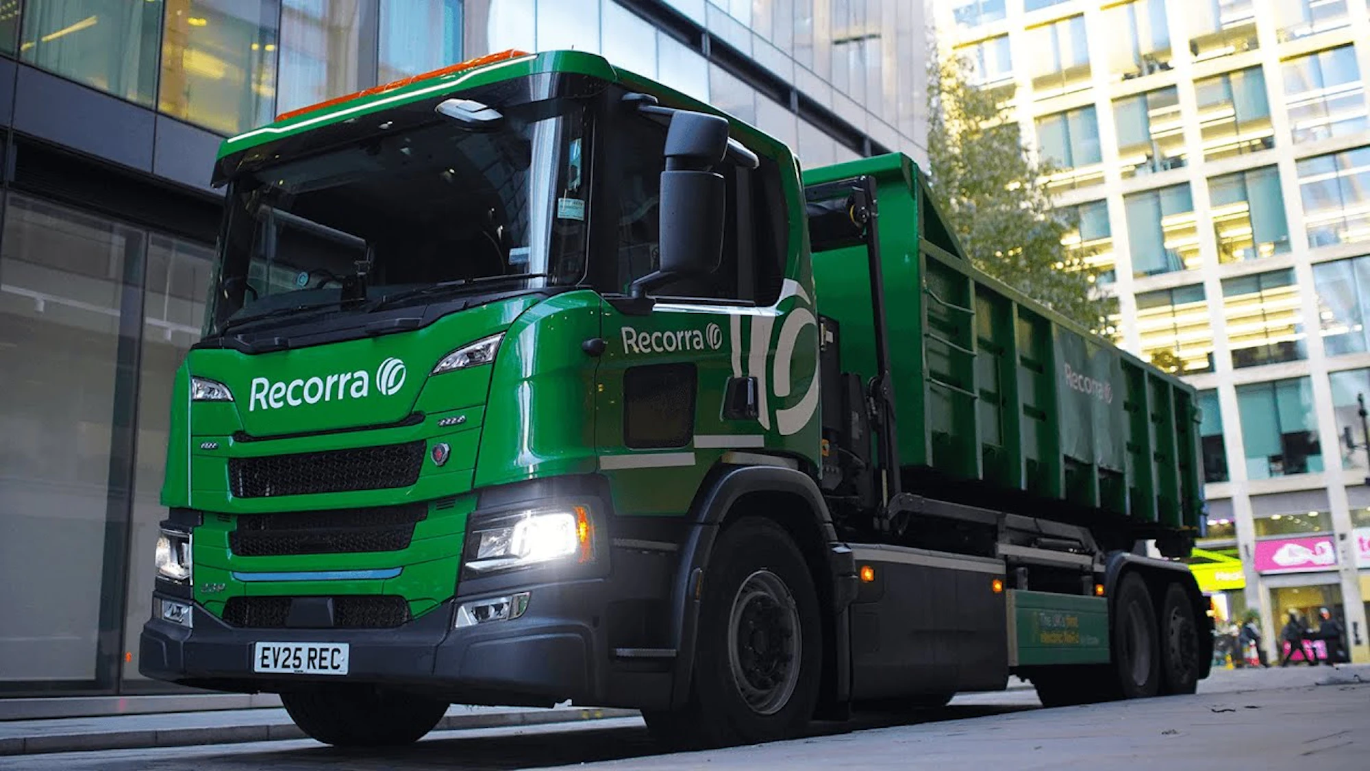 Recorra electric Scania RoRo truck on a city street